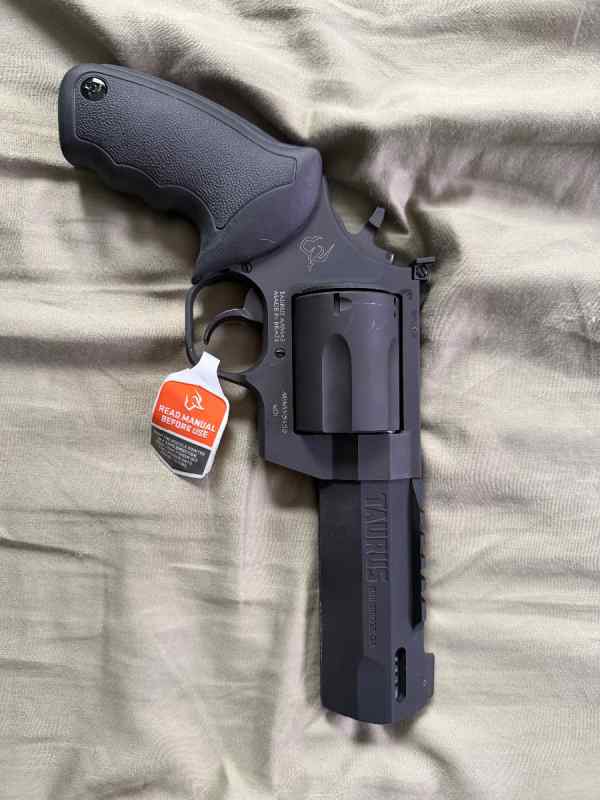 Taurus Raging Hunter 470 S&amp;W